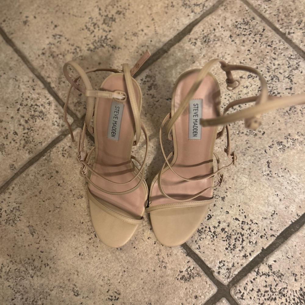 Steve Madden heels - nude color size 10M